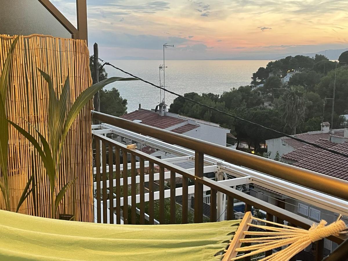 Beach Front Retro Hideaway In Salou Luaran gambar